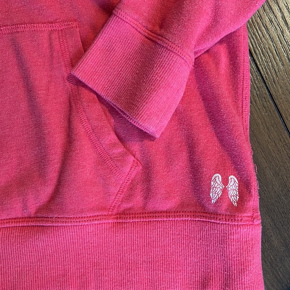 M Victoria Secret pullover - Picture 3 of 6